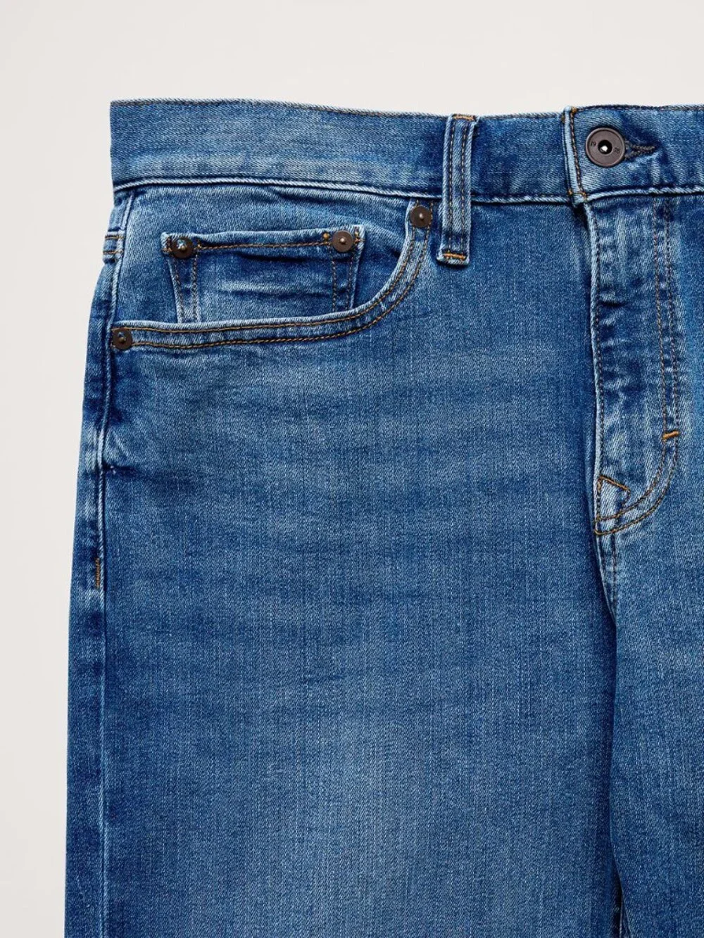 Banana Republic Straight Luxe Traveler Jean size 34/32 Medium Wash